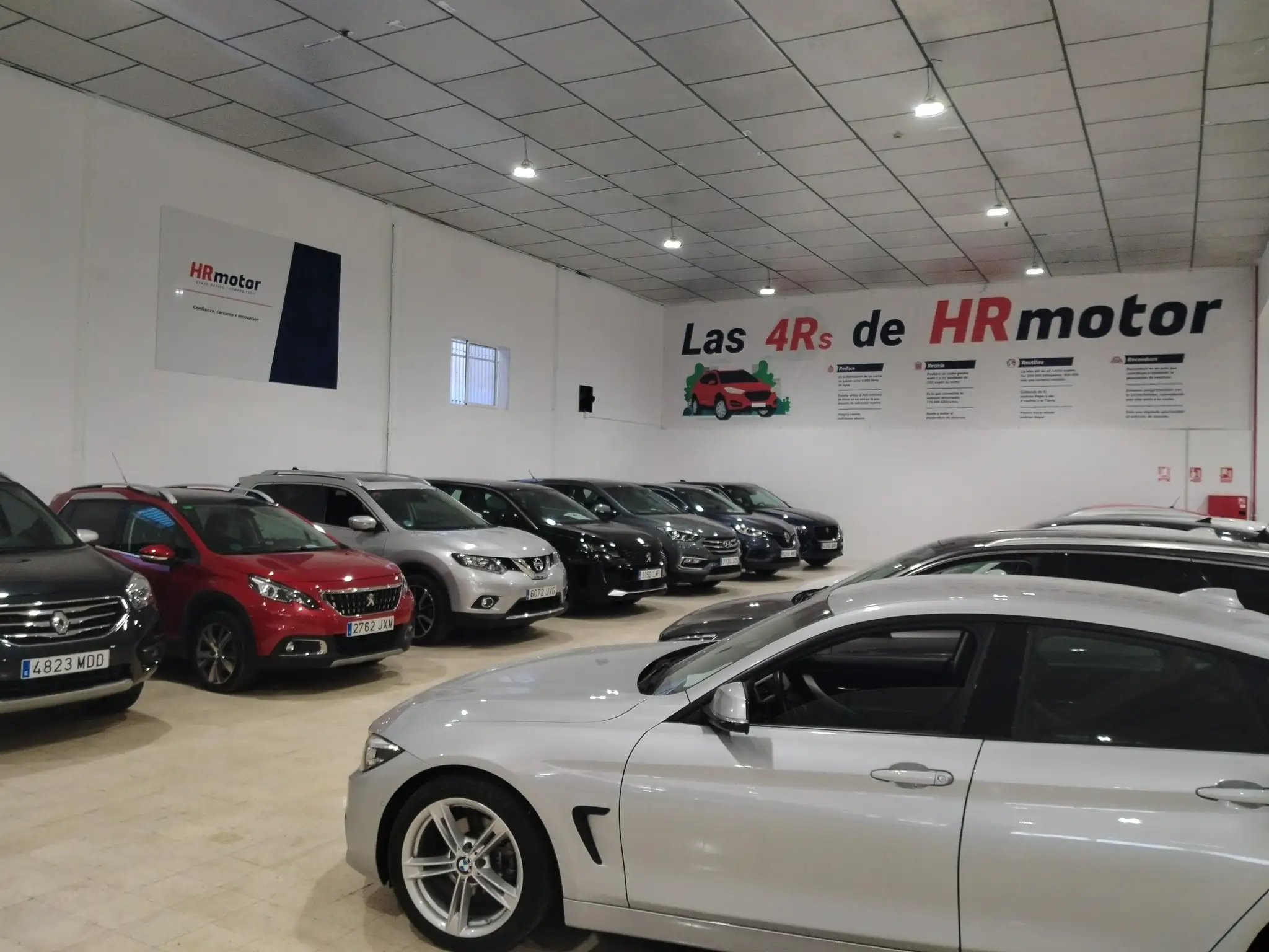 HR Motor - Concesionario de coches de segunda mano en Alcalá de Guadaíra - 5