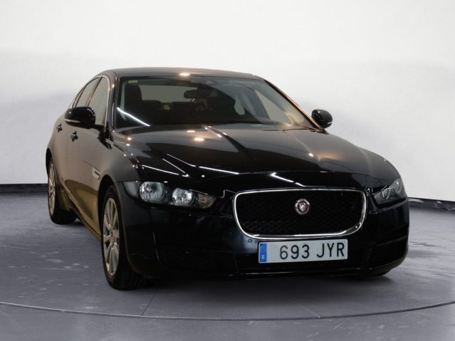 Jaguar XE 20d Pure