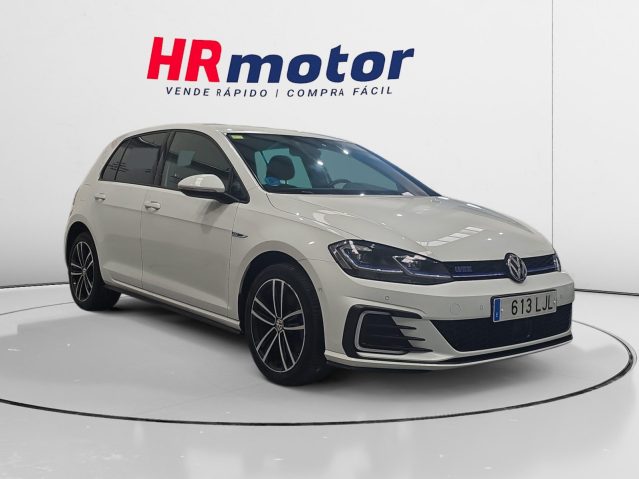 Volkswagen Golf 1.4 TSI MHEV GTE S&S