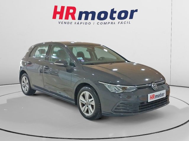 Volkswagen Golf 1.5 eTSI Life Business