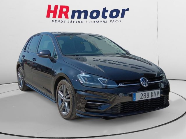 Volkswagen Golf 1.5 TSI R Line