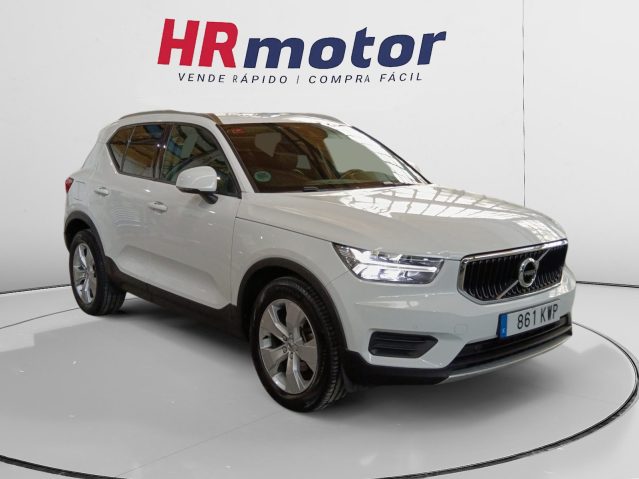 Volvo XC 40 D3 Momentum 2WD Volvo XC 40 D3 Momentum 2WD